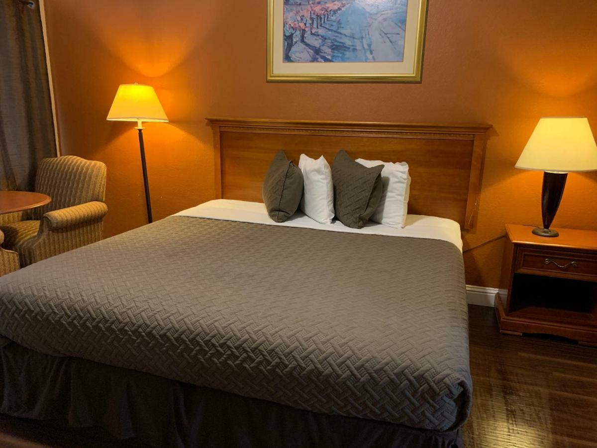 El Rancho Motel Стоктон Экстерьер фото